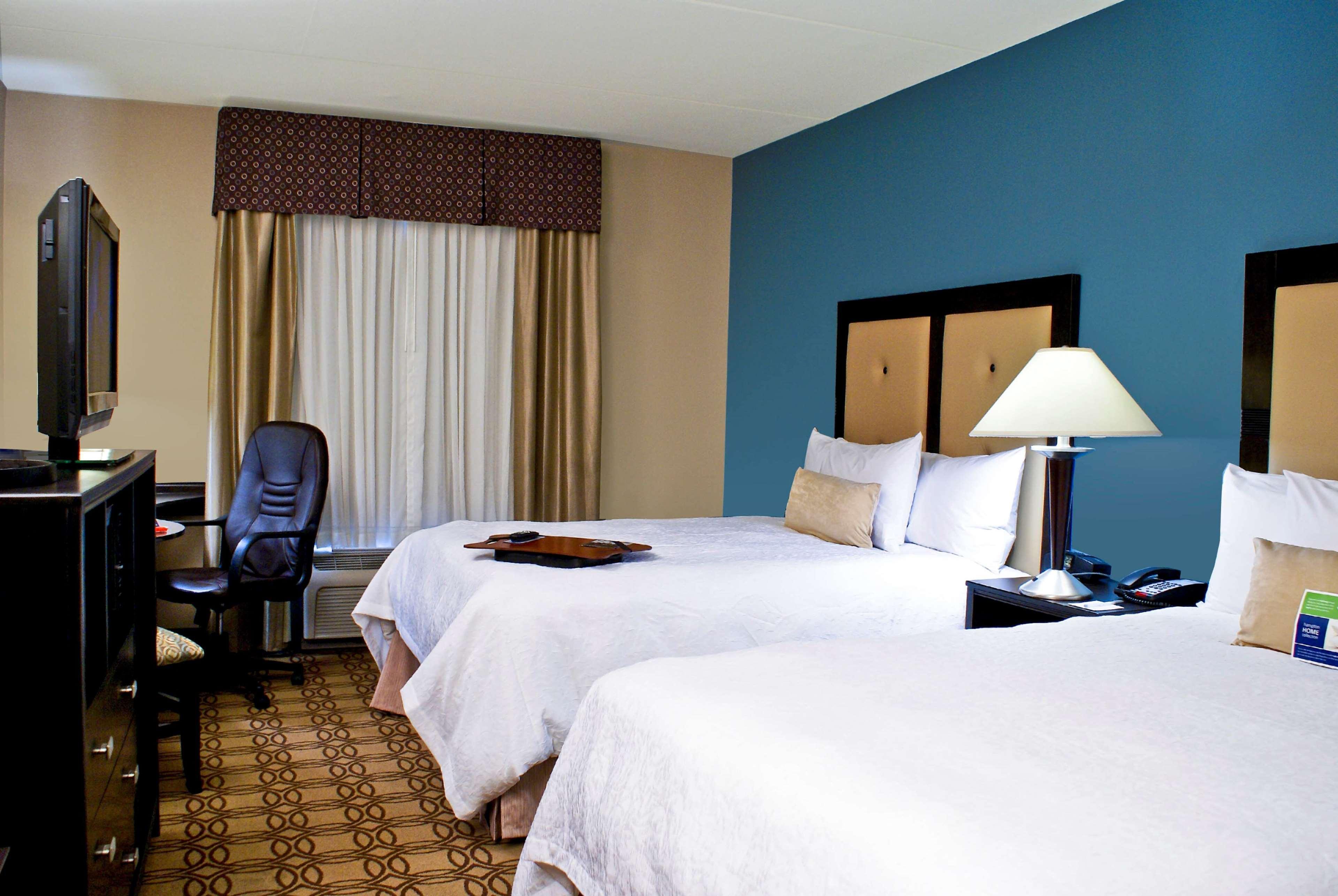 Hampton Inn & Suites Charlotte-Airport Bagian luar foto