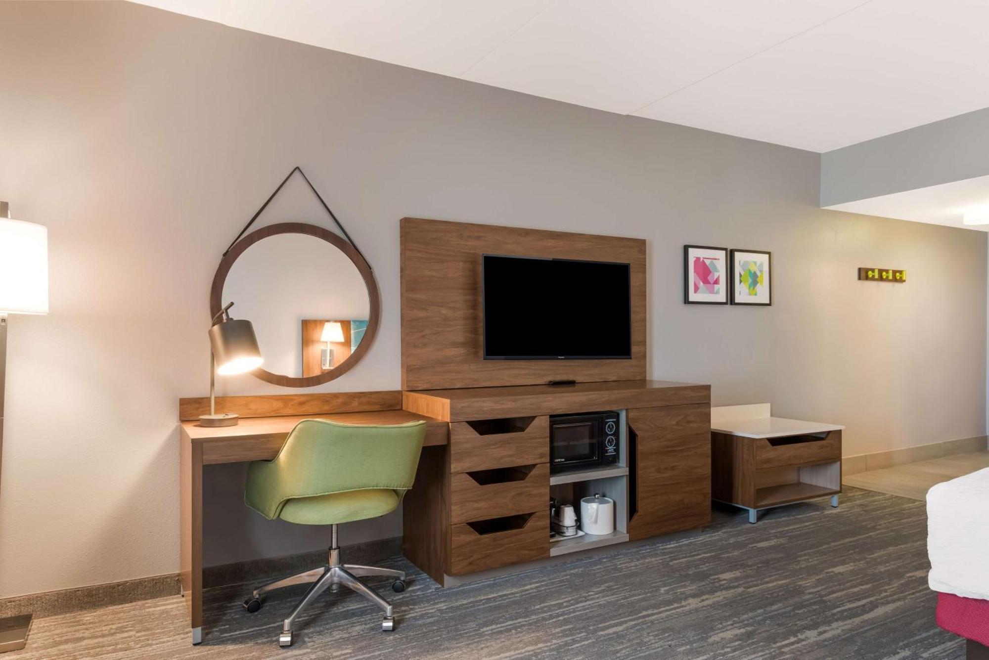 Hampton Inn & Suites Charlotte-Airport Bagian luar foto