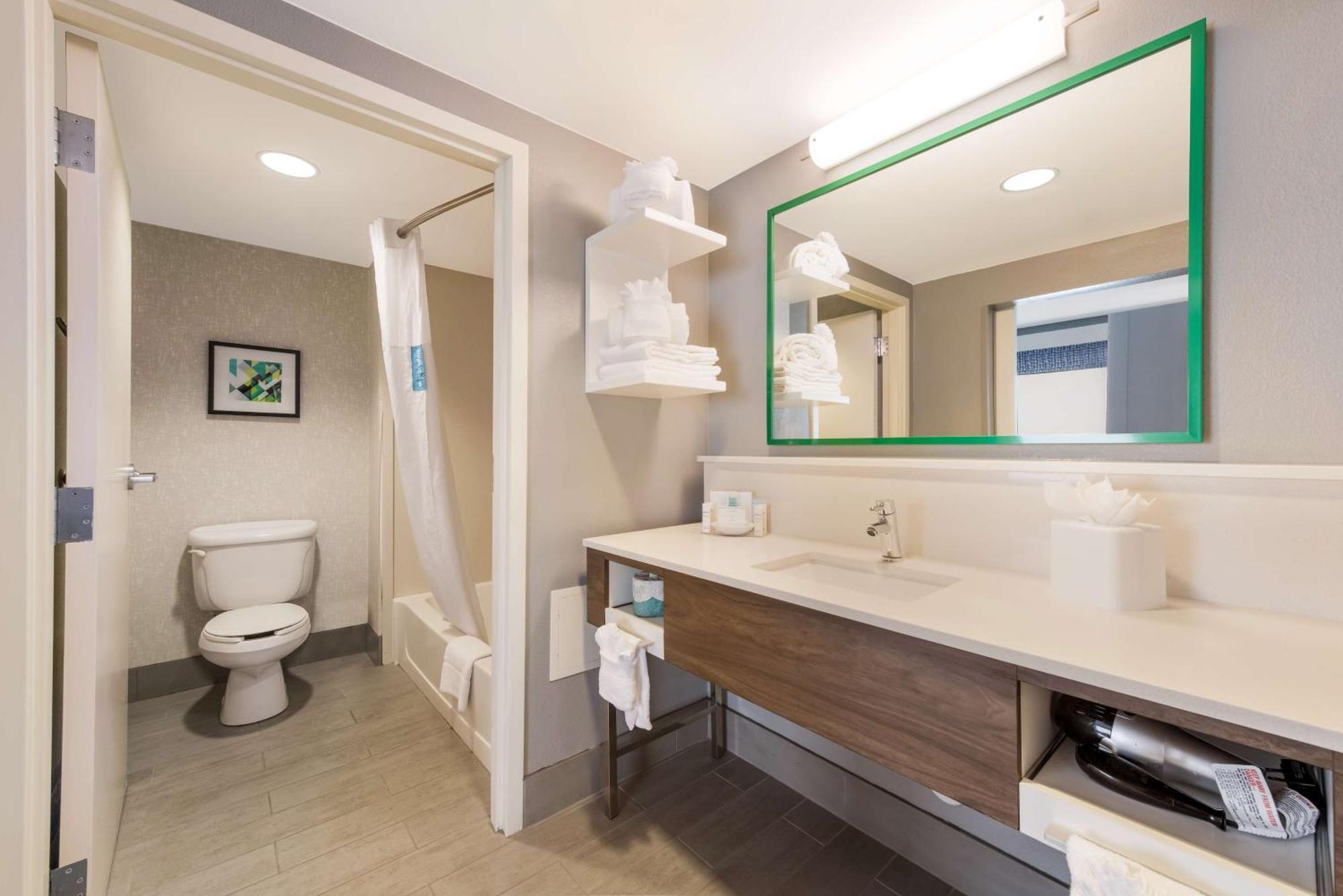 Hampton Inn & Suites Charlotte-Airport Bagian luar foto