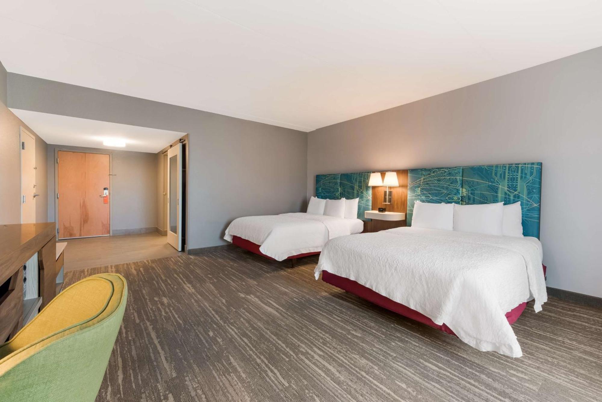 Hampton Inn & Suites Charlotte-Airport Bagian luar foto