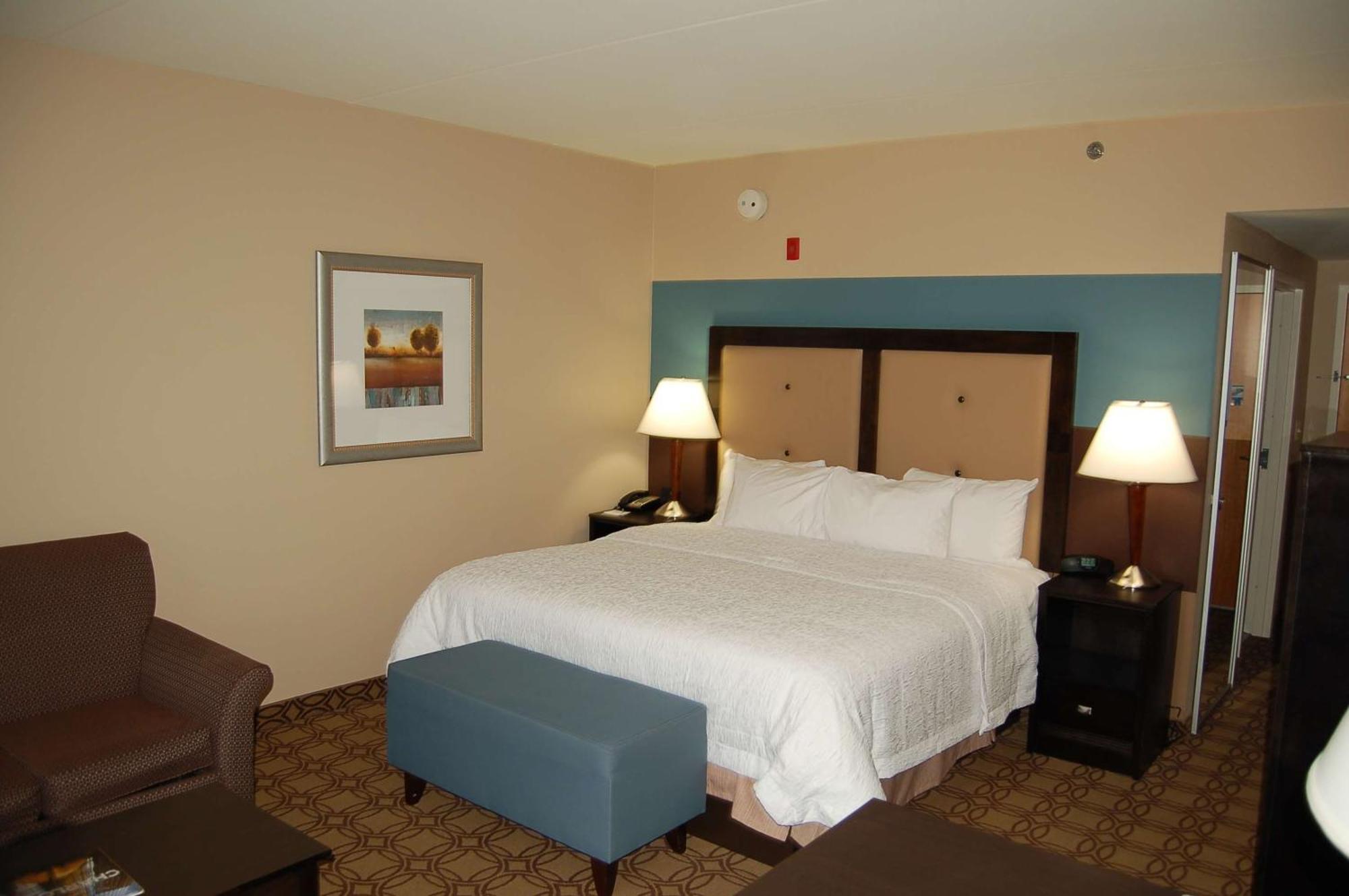 Hampton Inn & Suites Charlotte-Airport Bagian luar foto