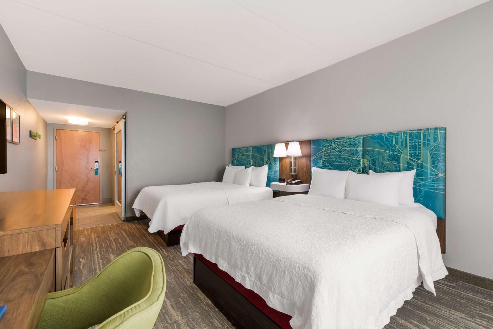 Hampton Inn & Suites Charlotte-Airport Bagian luar foto