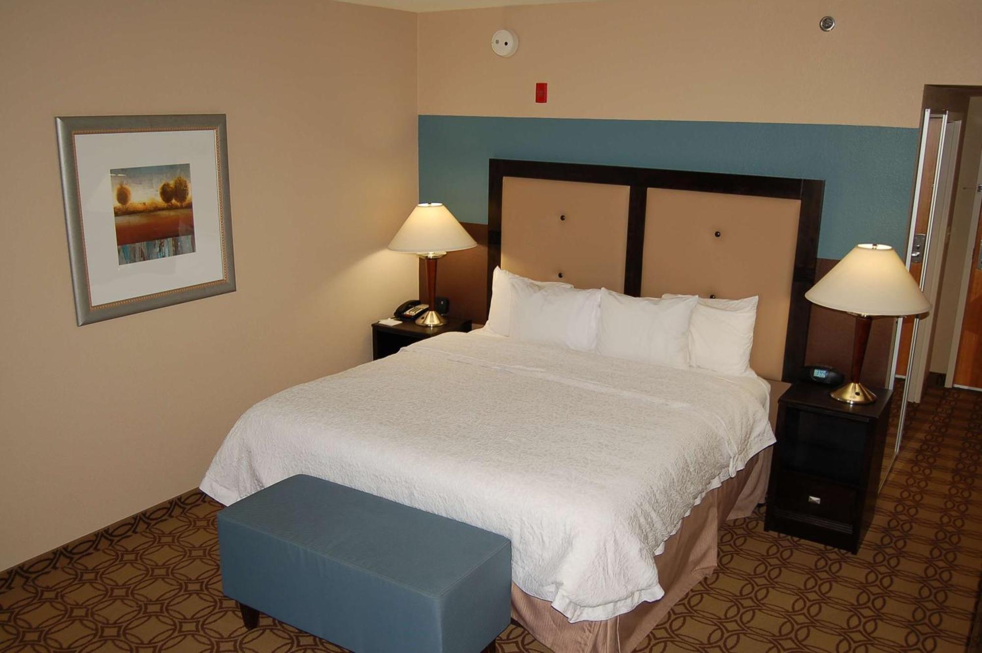 Hampton Inn & Suites Charlotte-Airport Bagian luar foto