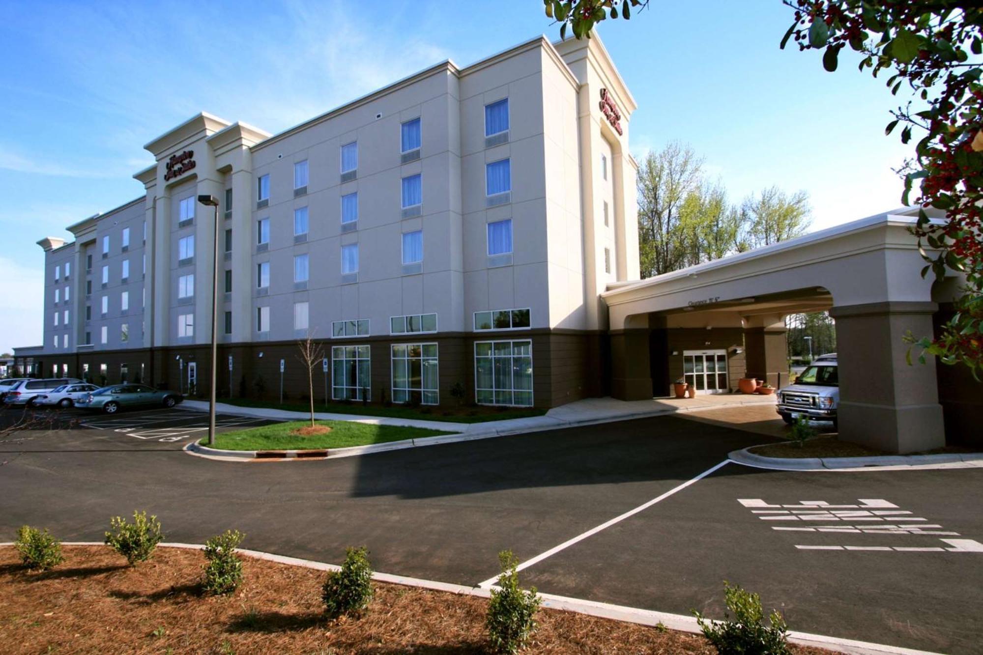 Hampton Inn & Suites Charlotte-Airport Bagian luar foto