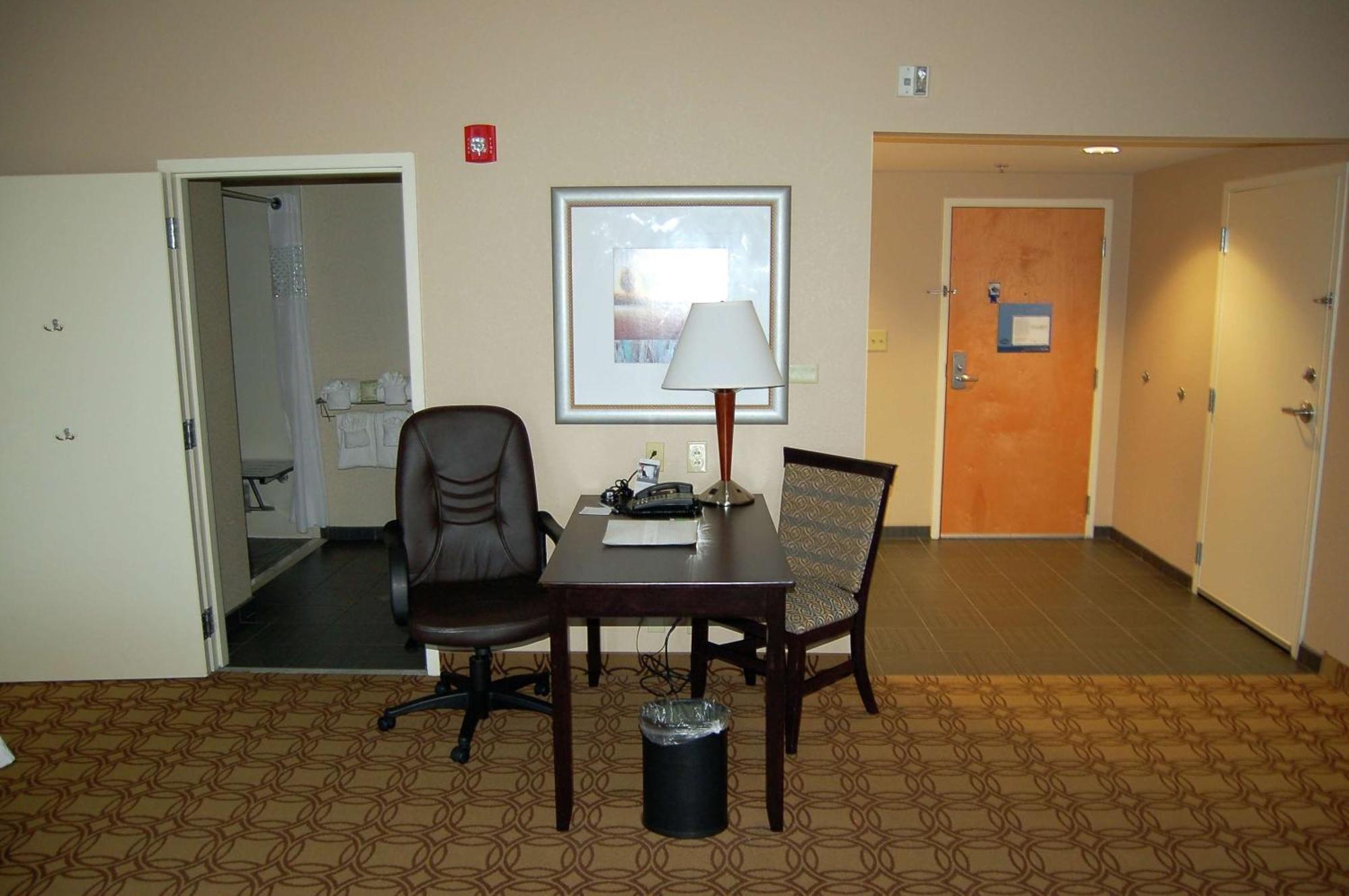 Hampton Inn & Suites Charlotte-Airport Bagian luar foto
