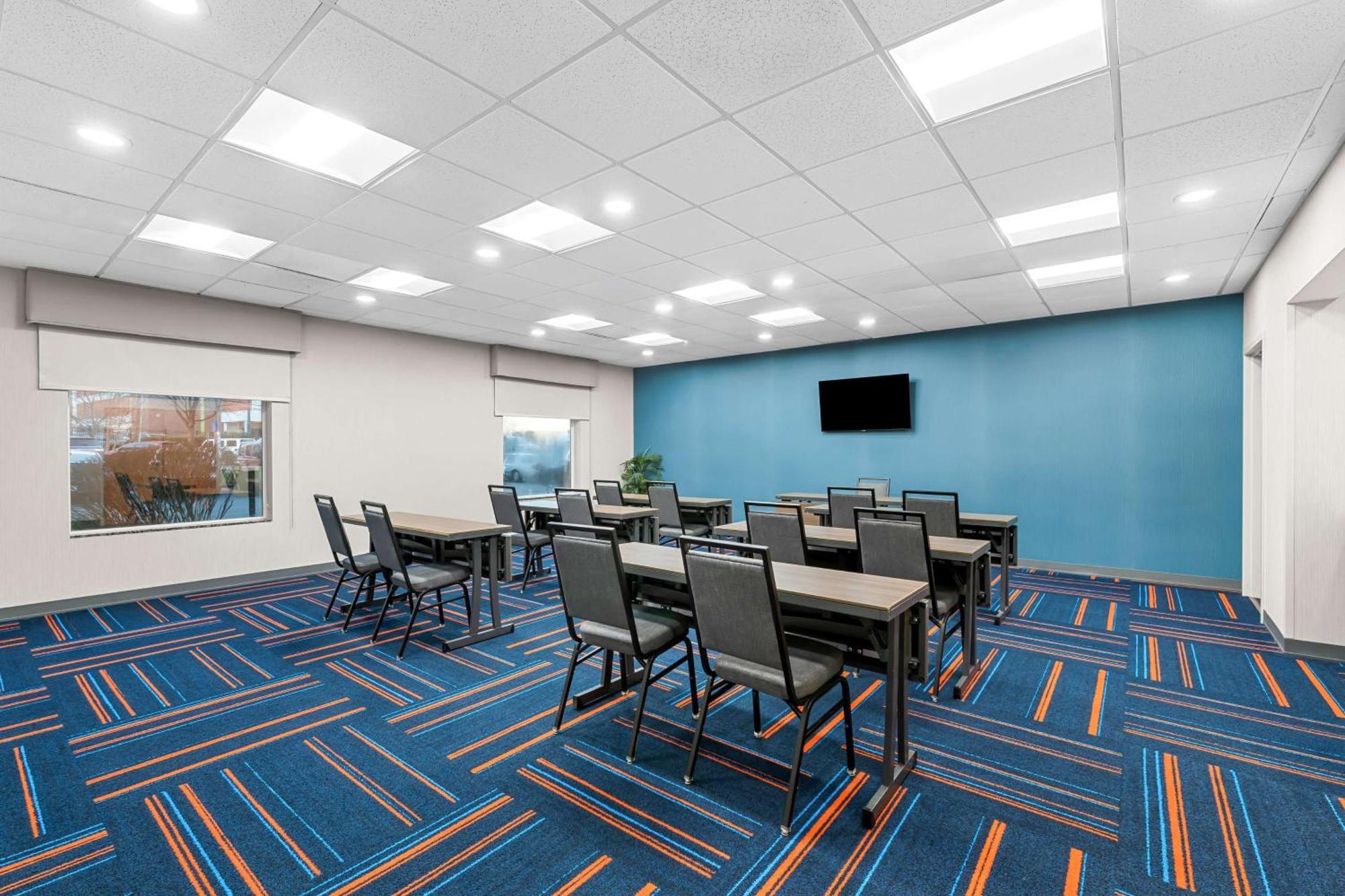 Hampton Inn & Suites Charlotte-Airport Bagian luar foto