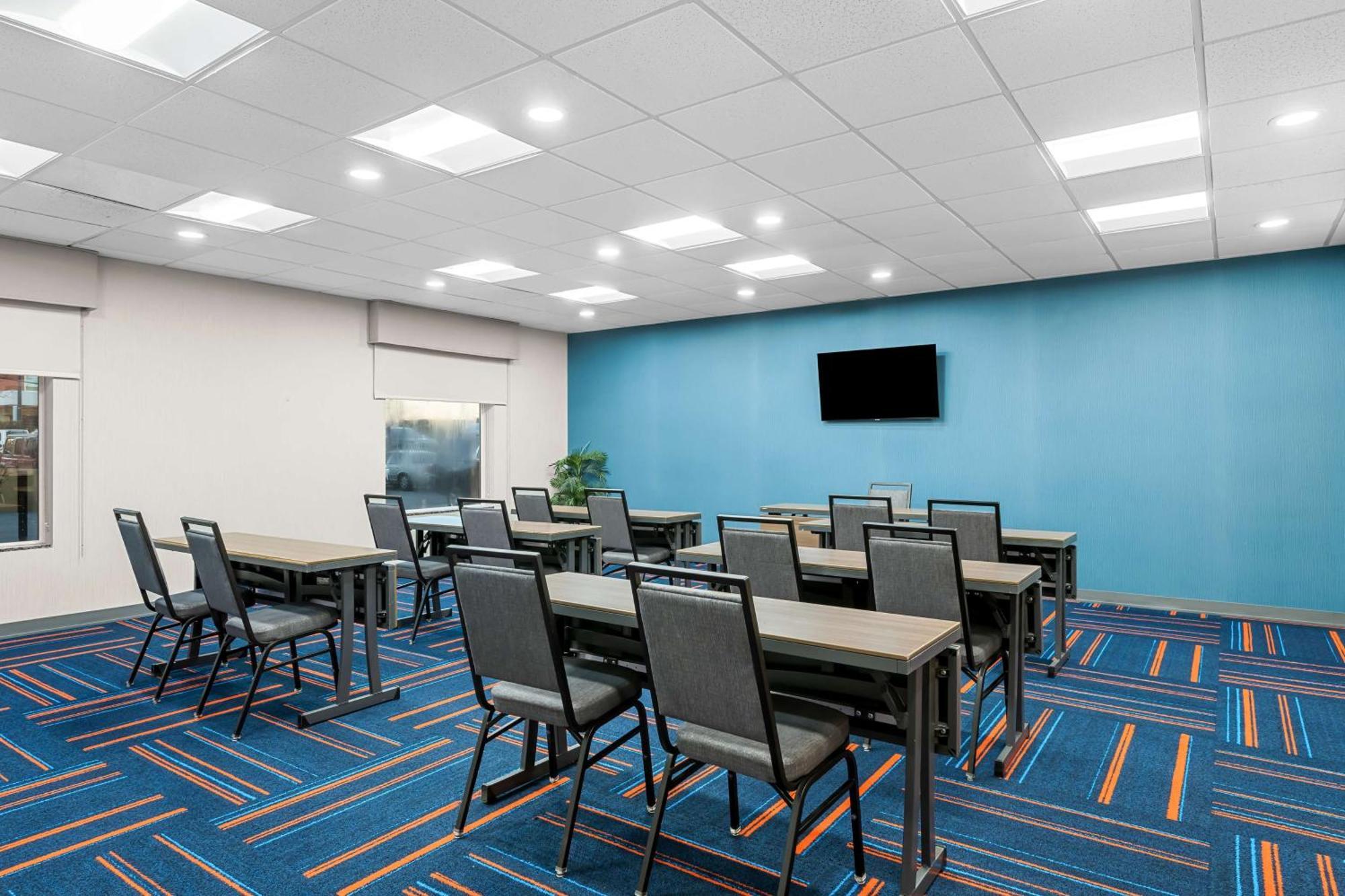 Hampton Inn & Suites Charlotte-Airport Bagian luar foto