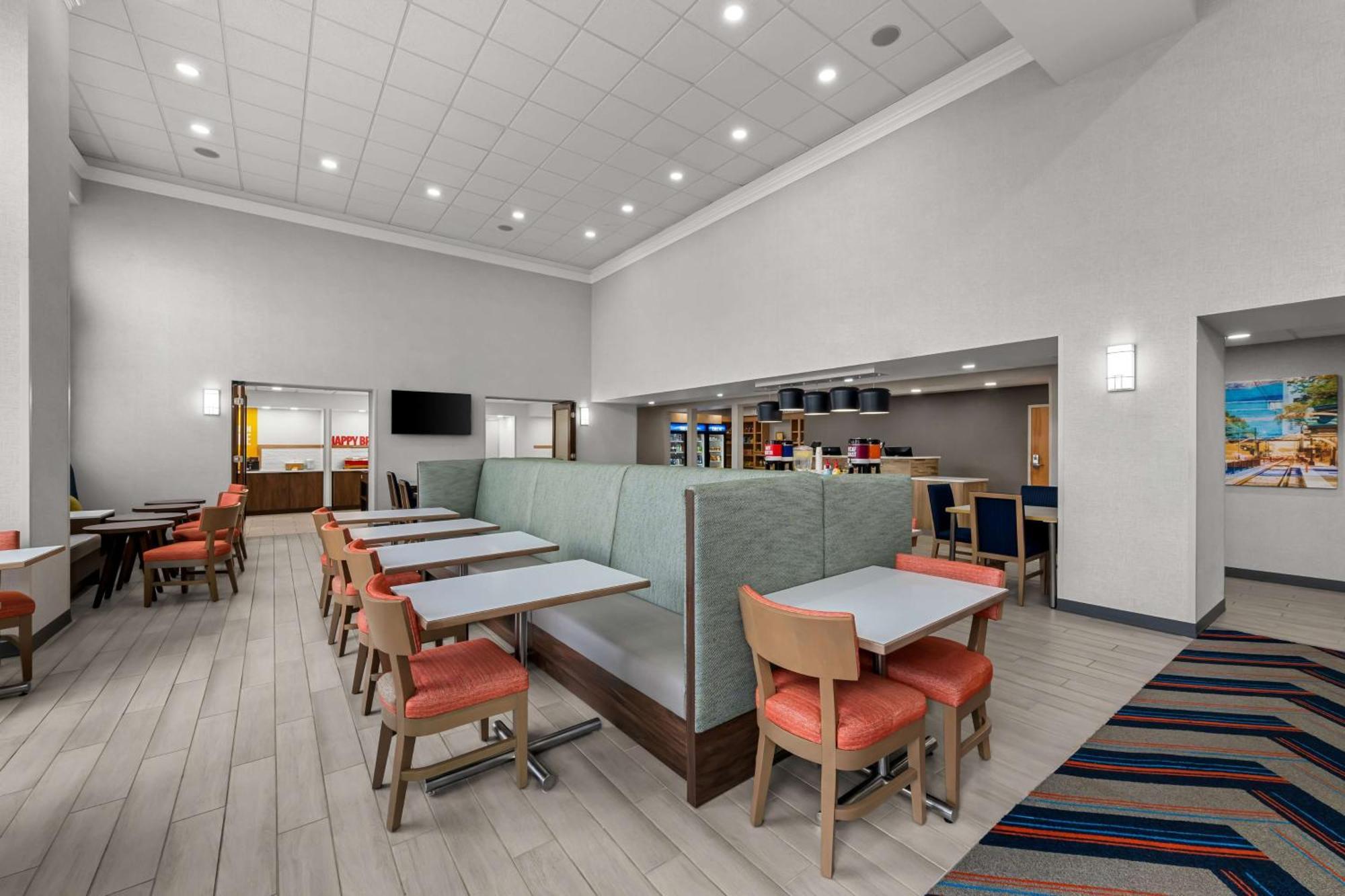 Hampton Inn & Suites Charlotte-Airport Bagian luar foto