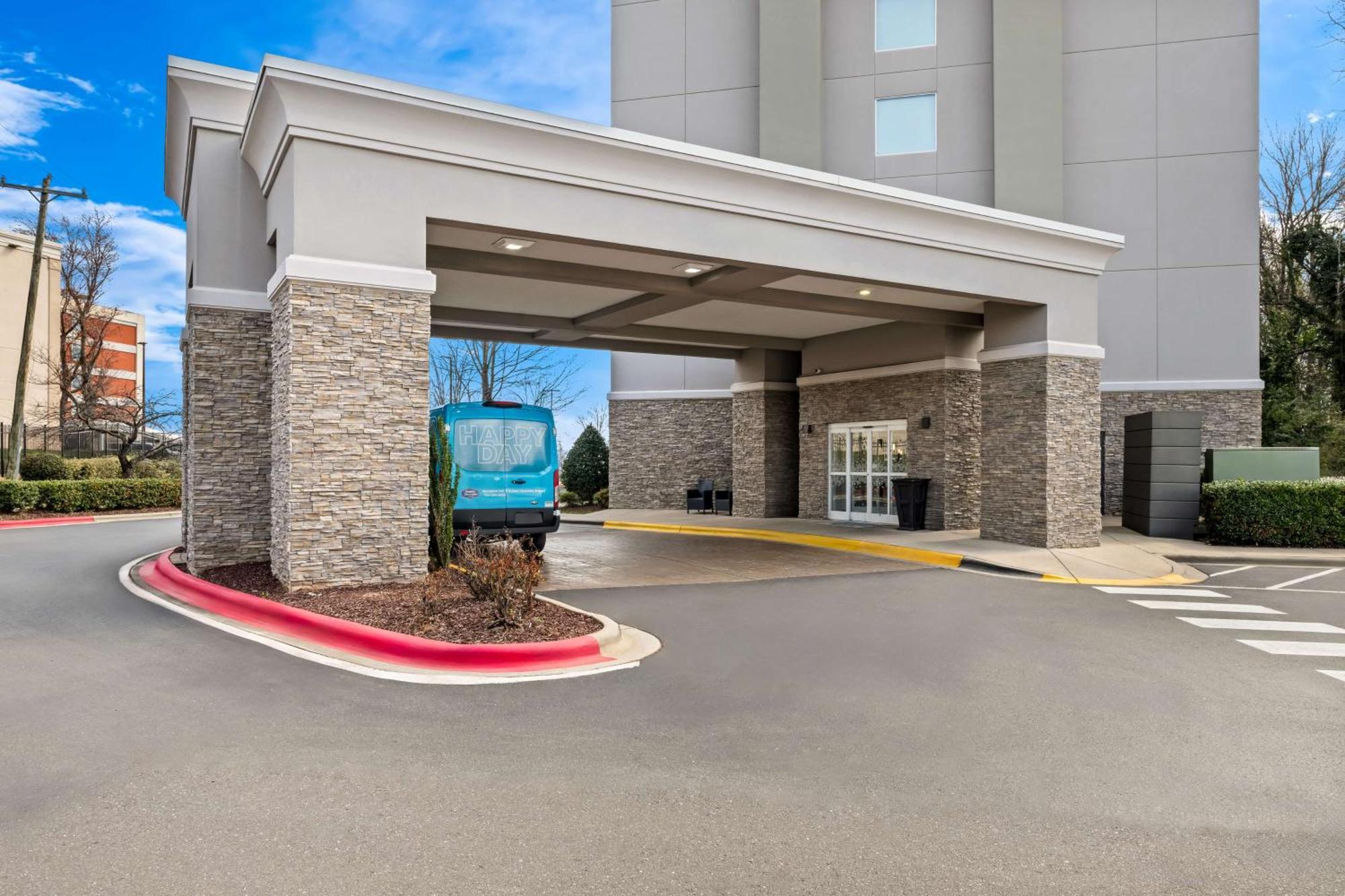 Hampton Inn & Suites Charlotte-Airport Bagian luar foto