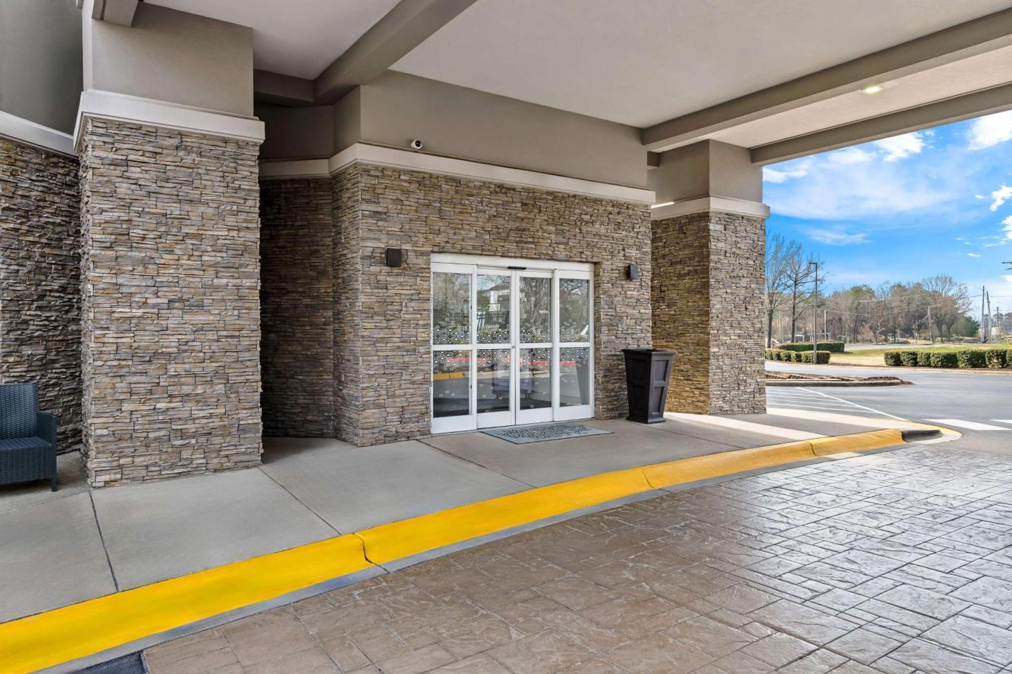 Hampton Inn & Suites Charlotte-Airport Bagian luar foto