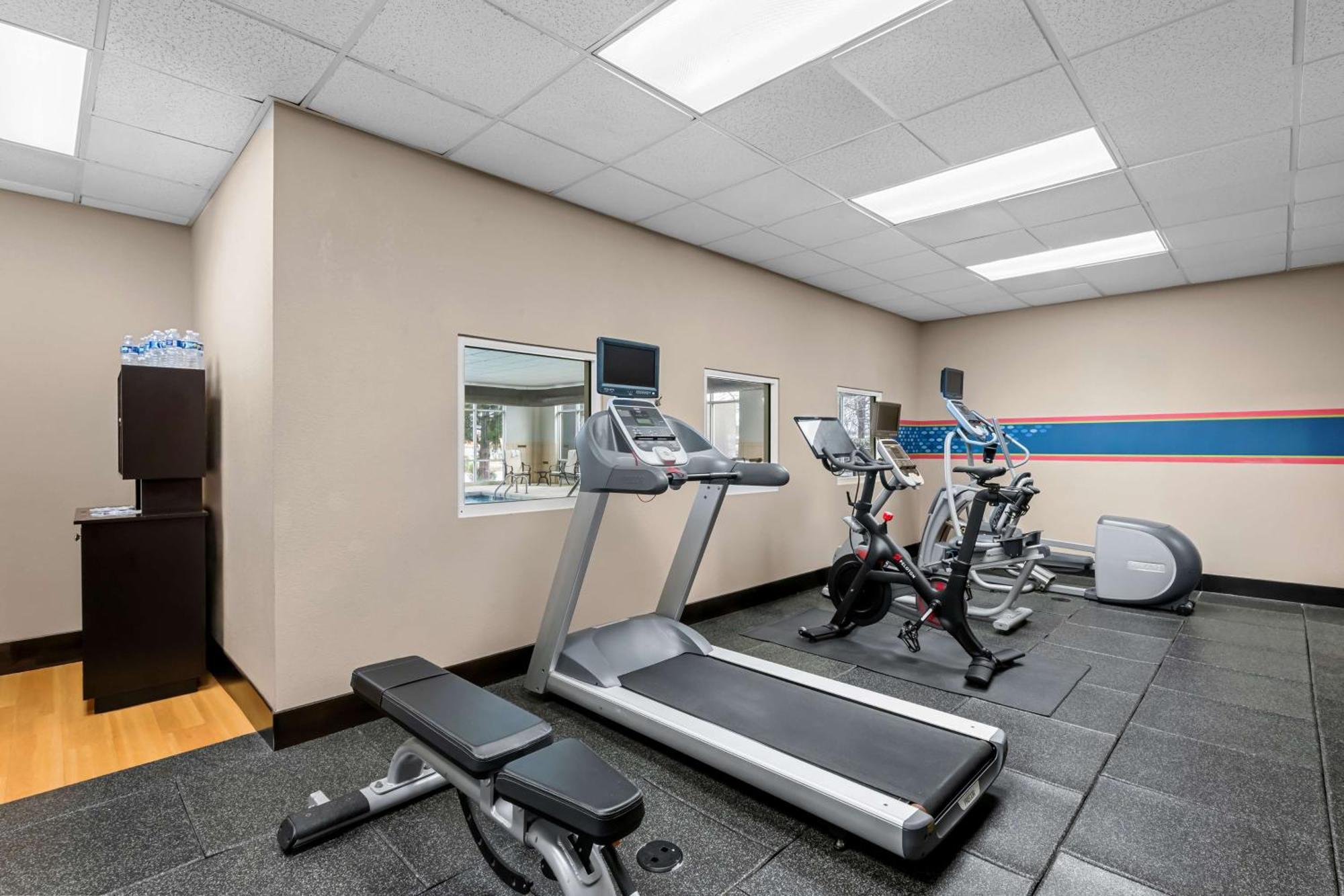 Hampton Inn & Suites Charlotte-Airport Bagian luar foto