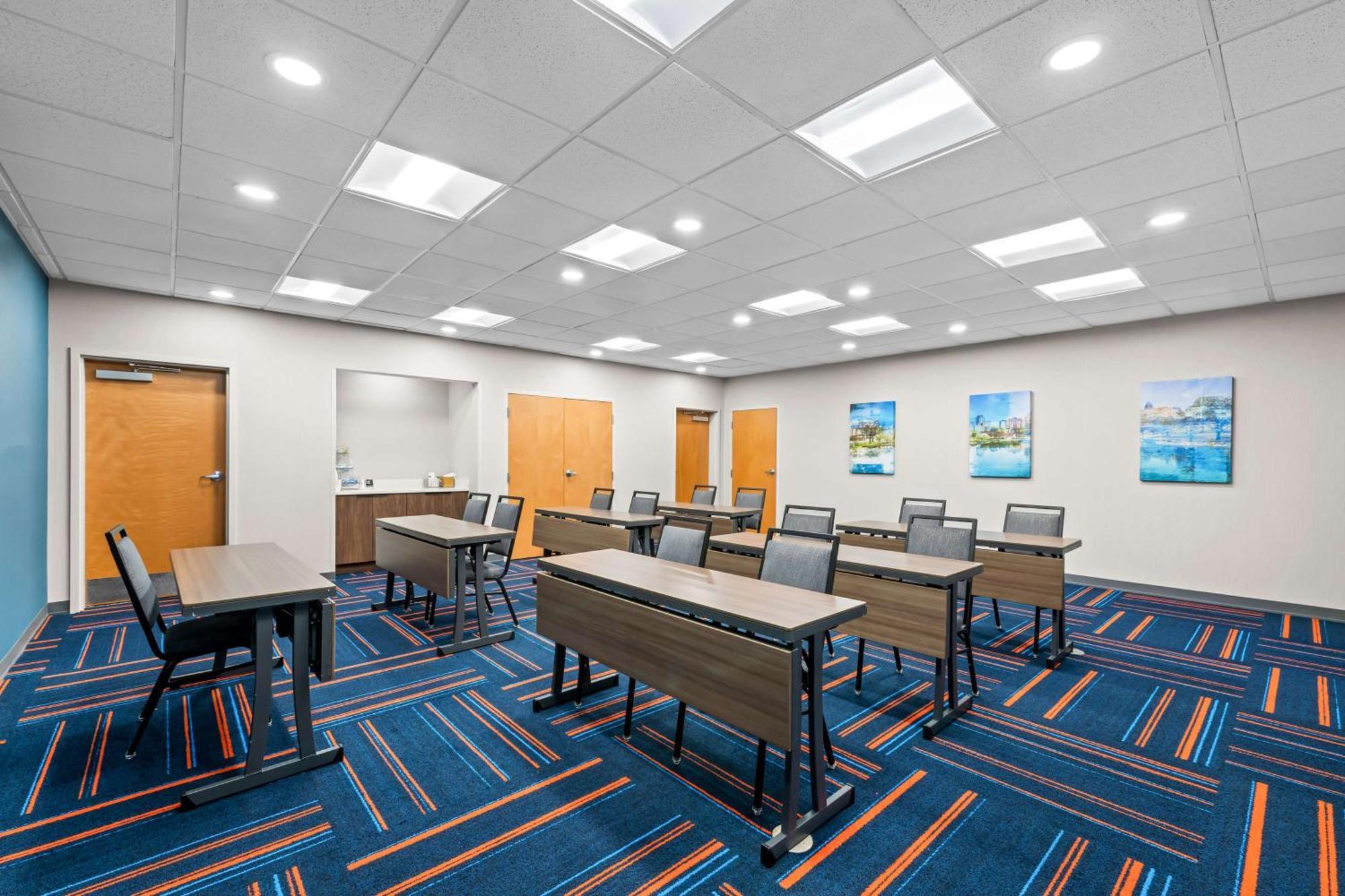 Hampton Inn & Suites Charlotte-Airport Bagian luar foto