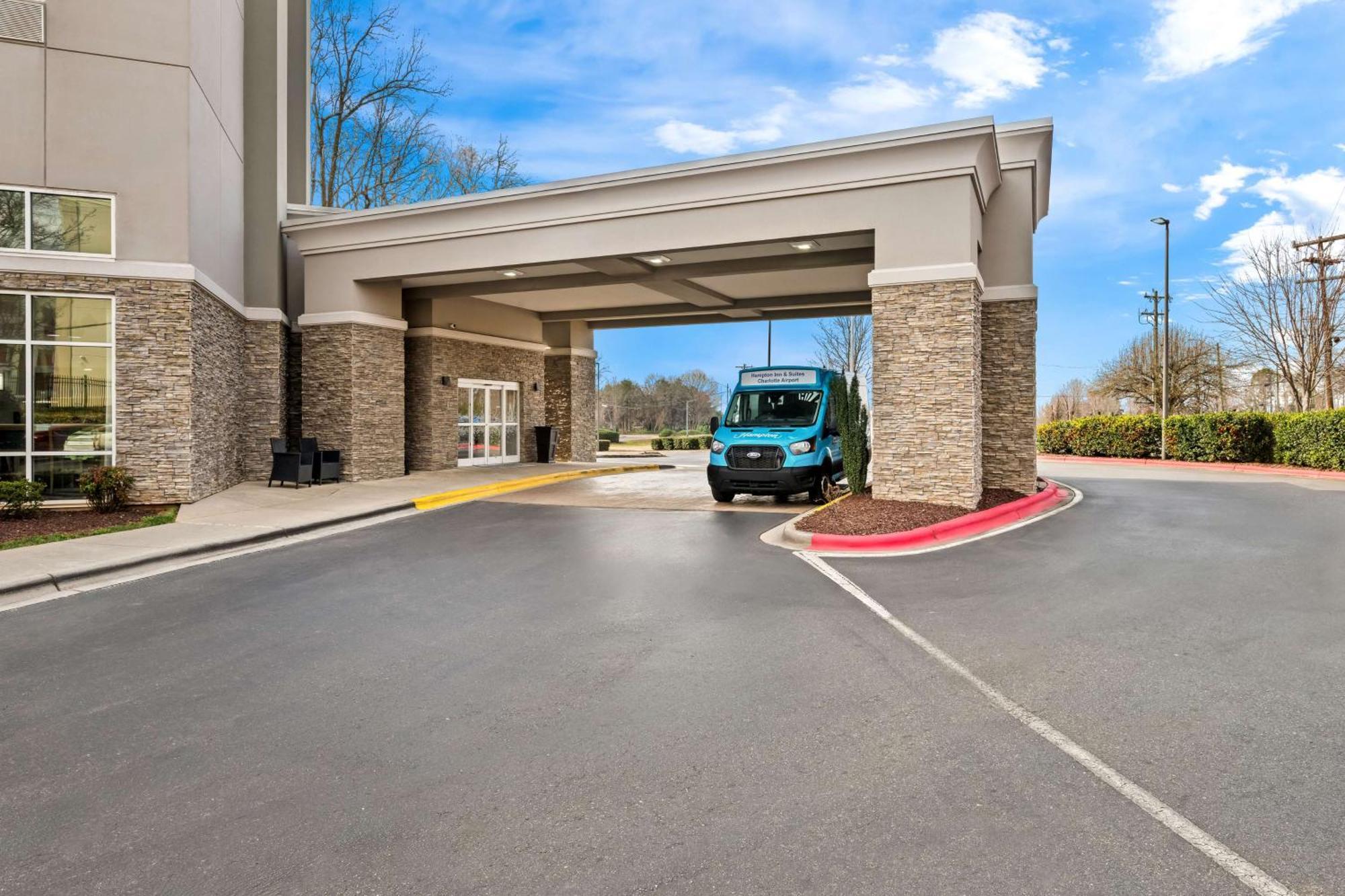 Hampton Inn & Suites Charlotte-Airport Bagian luar foto